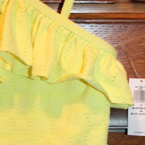 ❄️5/$25🎄Old Navy Size 4T Yellow Pointelle Print Bathing-Suit New - Picture 2 of 4